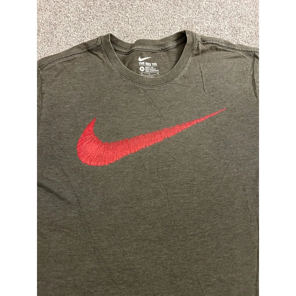 Nike T-Shirt Mens XL Olive Green Excellent Embroidered Red Swoosh Athletic Cut